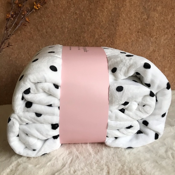 Kate Spade King Bed Fleece White Polka Dot Blanket - Picture 2 of 3